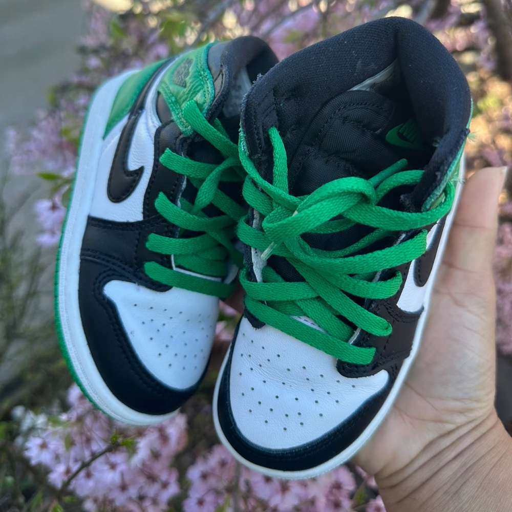 Toddler boy sneakers size 8